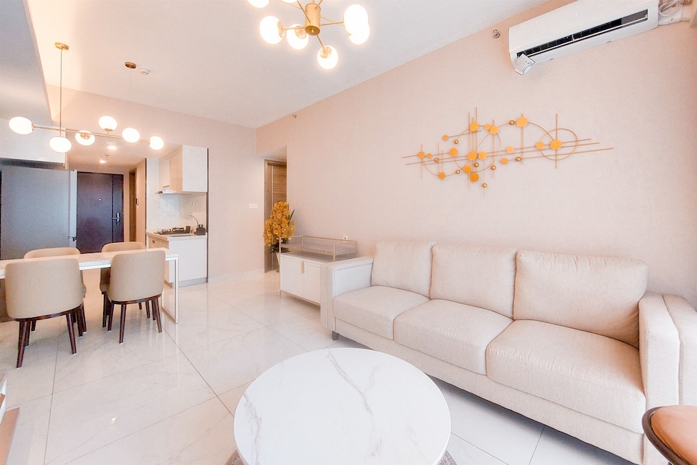 Elegant And Spacious 3Br At Sky House Bsd Apartment