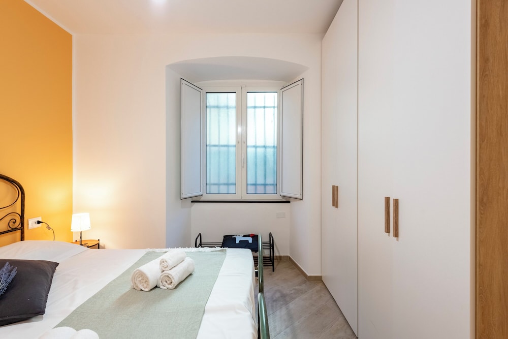 Central Flat In Genova