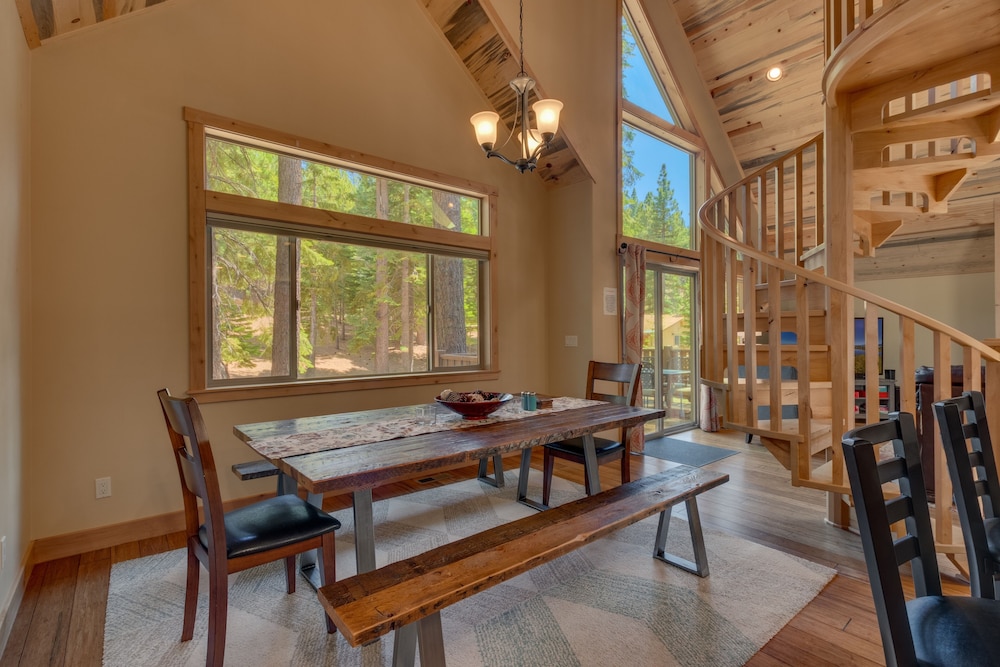 The Westlands Lodge 1135ac 4 Bedroom Home