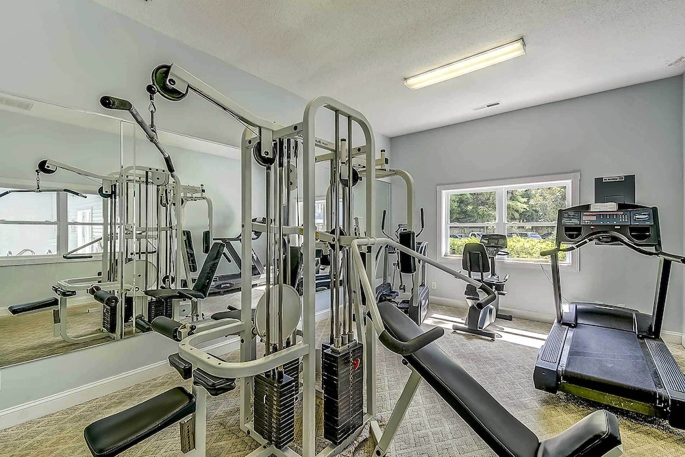 4 Mi to Sunset Beach: Resort-style Family Condo