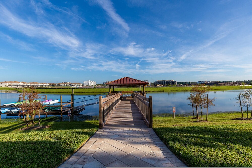 Dream 5Bd Storeylake Close to Disney