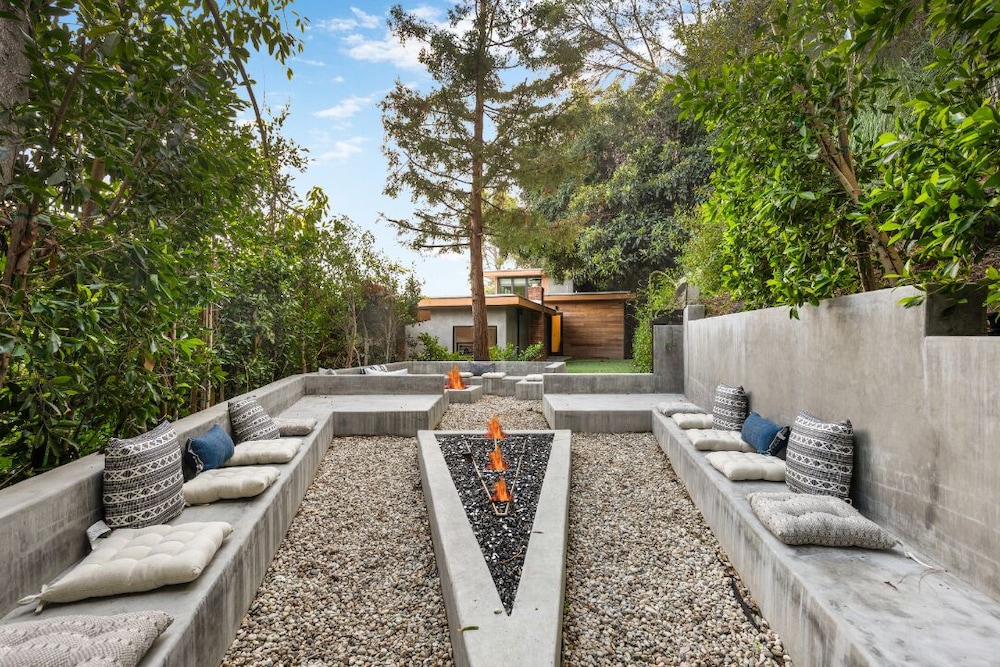 Beverly Glen Hillside Haven