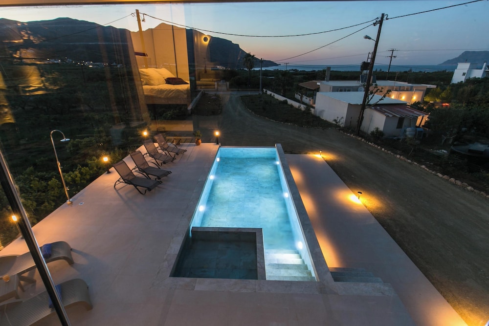 Amfitriti Villa