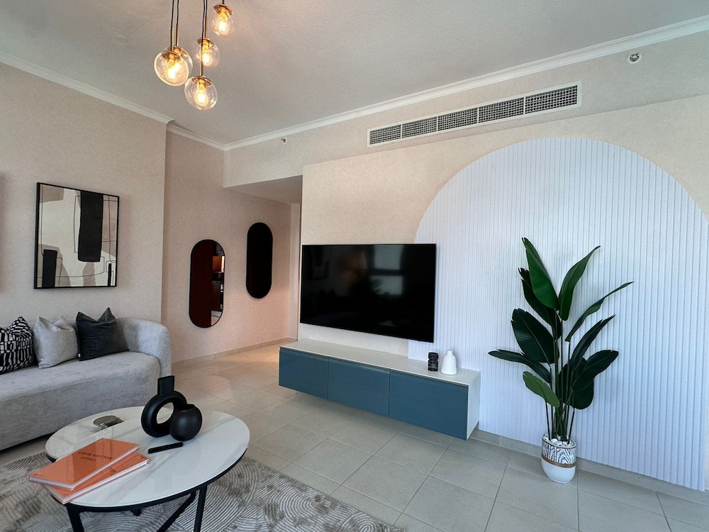 Durrani Homes – Minimal Luxe 3BR with Burj Khalifa and Fountain View (third room without partition)