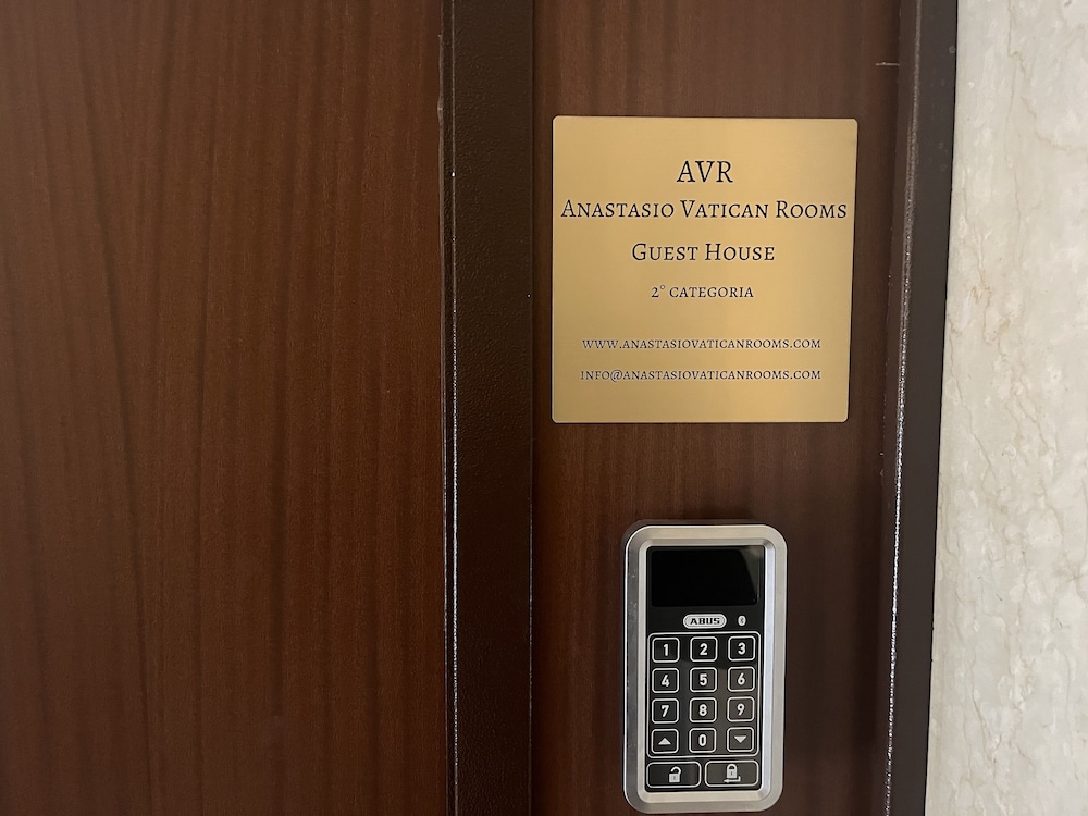 Anastasio Vatican Rooms