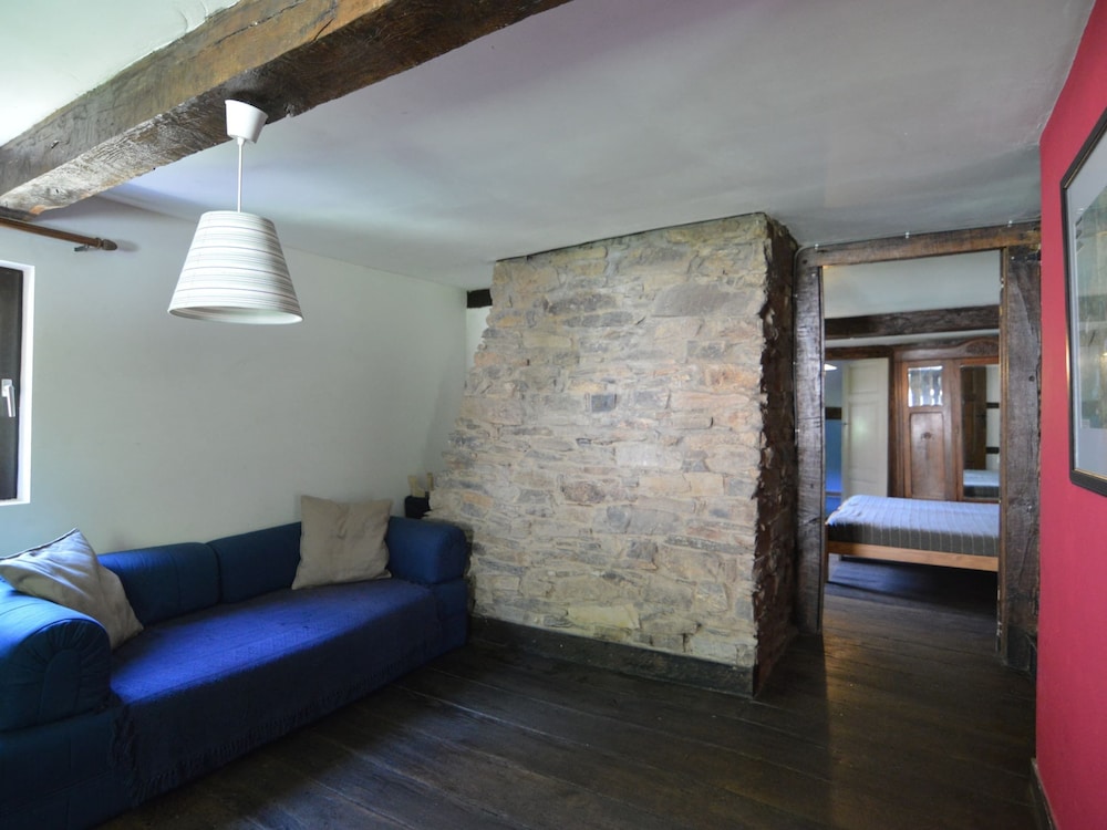 Well Kept Gite, Short Distance From the River and Forest view 5