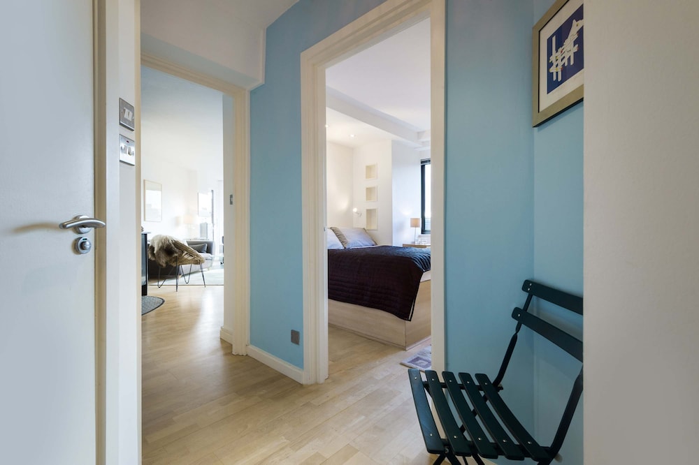 The Snug Spot - Fitzrovia - By Frankie Says