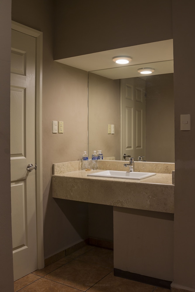 Tampico Vacations - BONITTO INN Tampico Lomas - Property Image 6