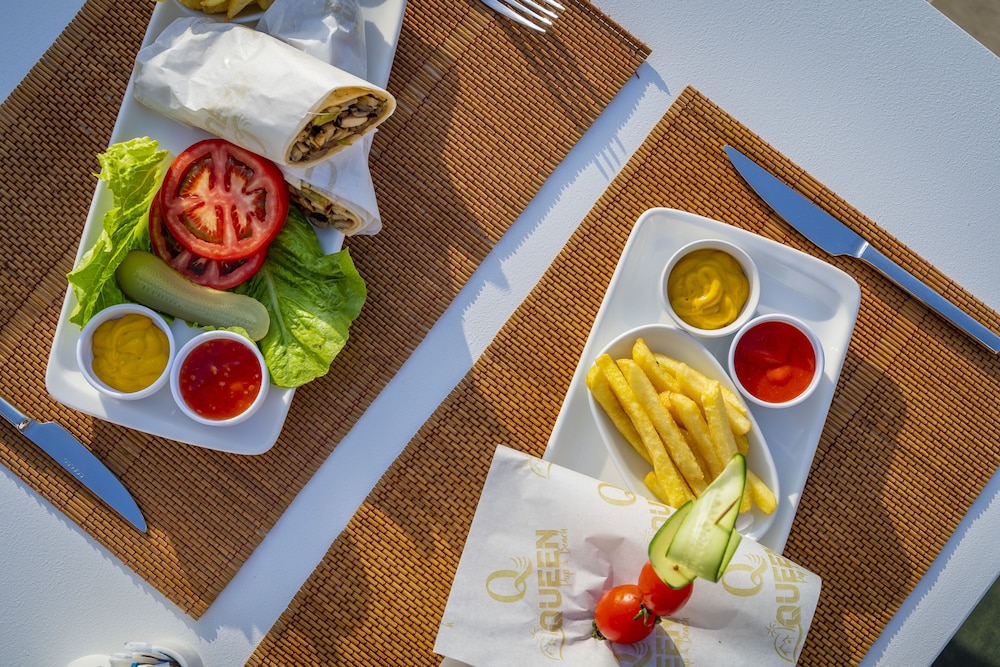 Queen Boutique Hotel - Image 57