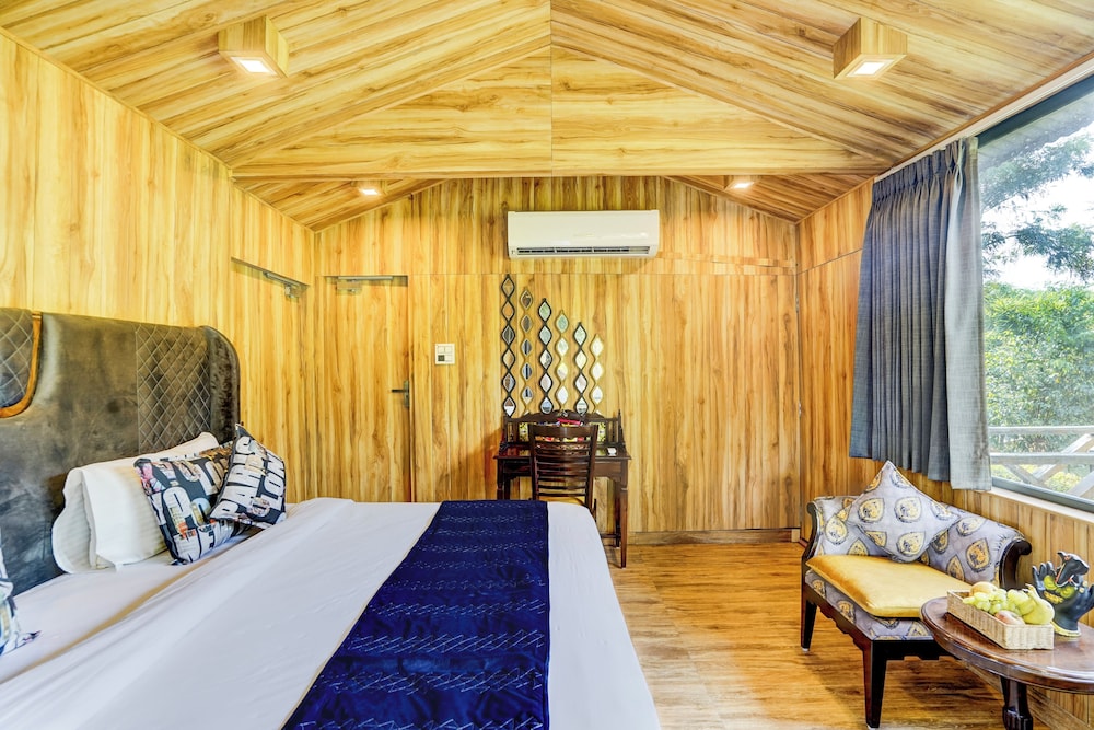 Alaya Stays Fortezza | Pet-friendly 6-BHK Farmhouse With Private Pool