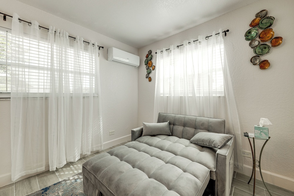 2 Mi to Hard Rock Stadium: Studio in Miami Gardens