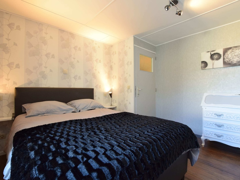 Lavish Holiday Home in Chassepierre With Terrace view 5