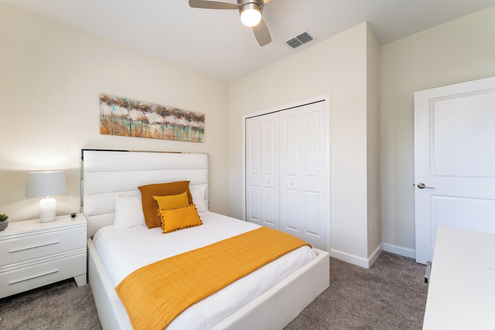 Enchanted 5BR Townhome Disney Fun Awaits