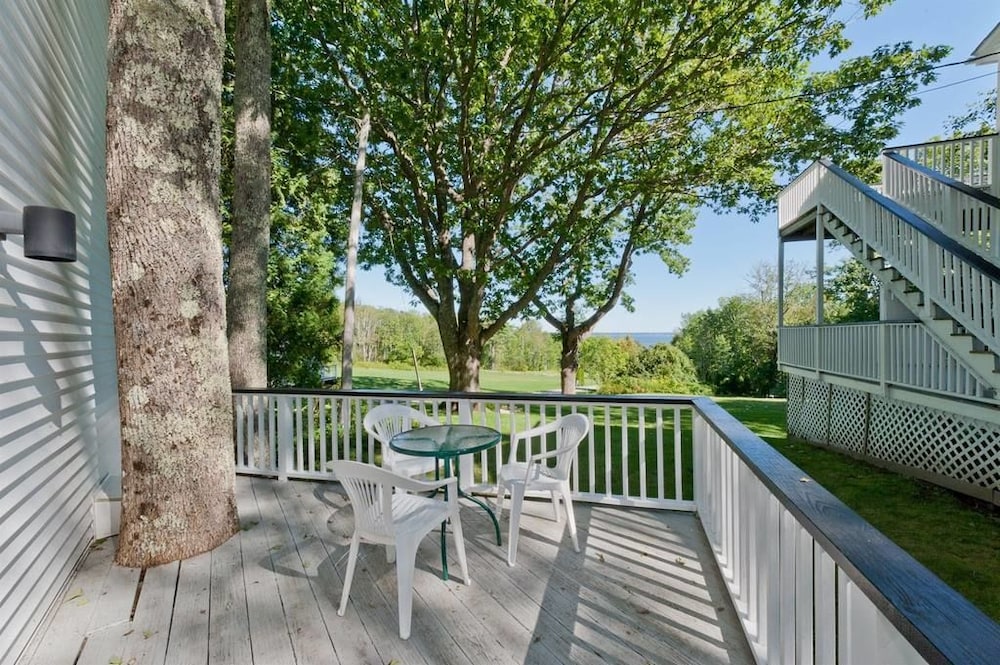Glenmoor By the Sea