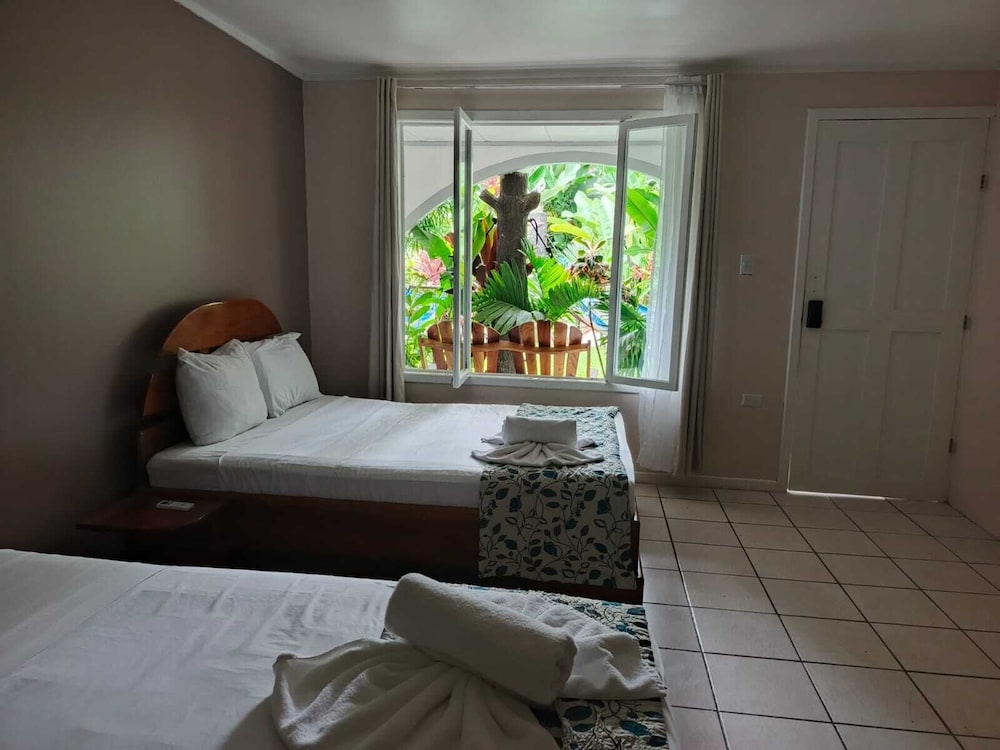 Arenal Hostel Resort