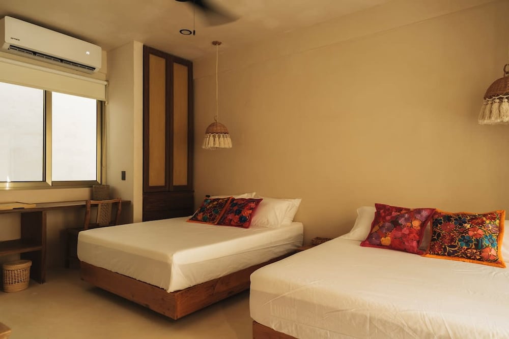 Luxury Jungle Retreat Sleeps 10 Rooftop Pool