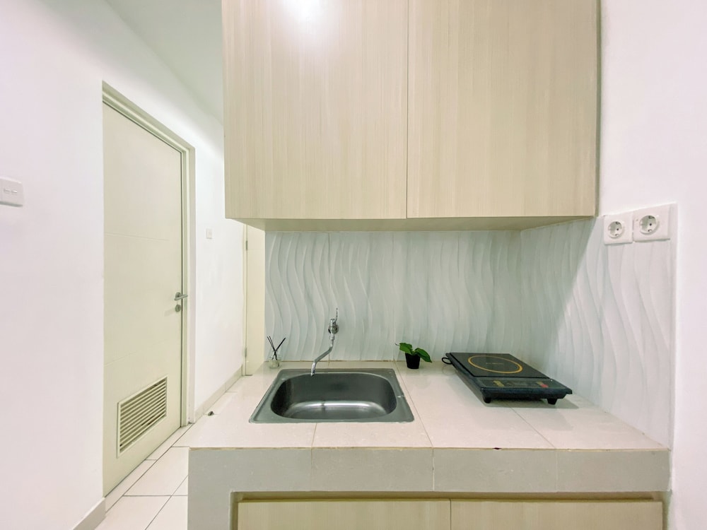 Comfort Living 1BR at Sentul Tower Apartment