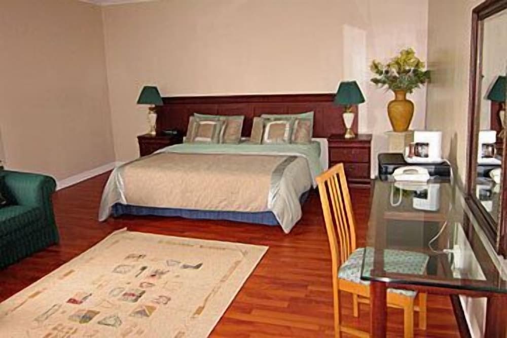 Barons Motor Inn