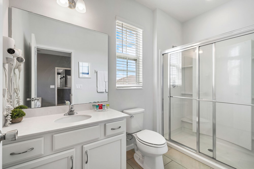 8005 Oak Shadow Ct