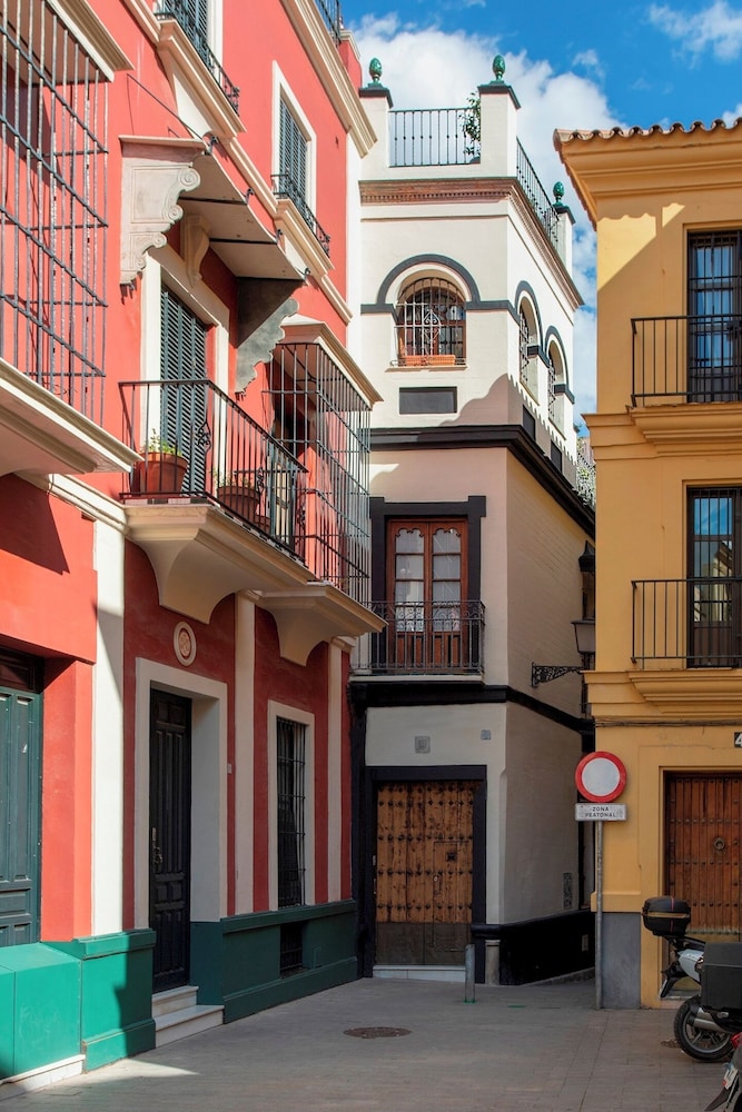 Sevillian House With Terrace. Augusto Plasencia