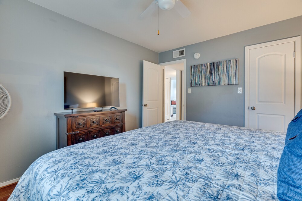 Modern Point Venture Vacation Rental w/ Deck! - Property Image 22