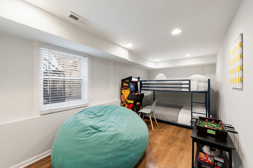 Chicago Treasure 4 Bed Getaway