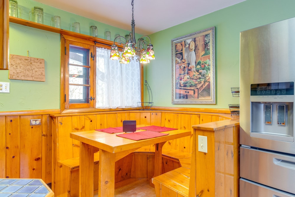 Charming Idaho Springs Retreat on Chicago Creek!