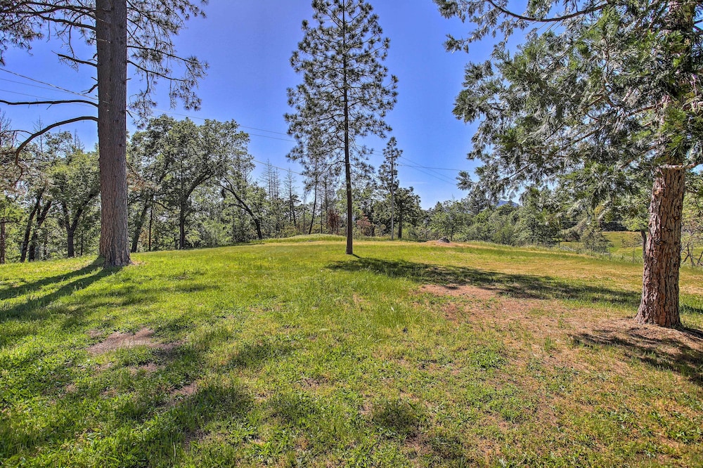 'mudge Ranch Retreat' Near Bass Lake w/ EV Charger view 3
