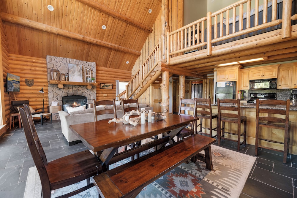 Lakeview Lodge view 4