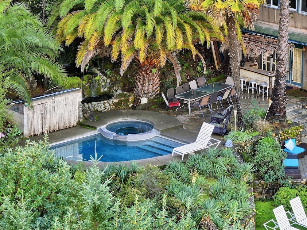 Adventure Alexander Valley Lodge With Pool & Hot Tub 6 Bedroom Villa