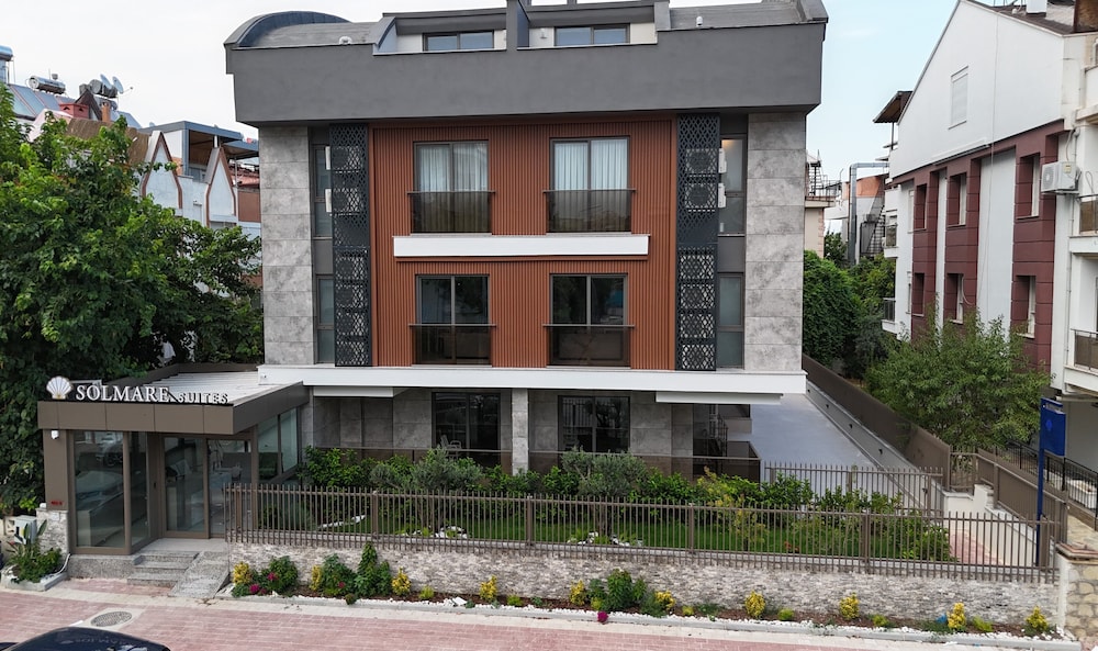 Solmare Suites