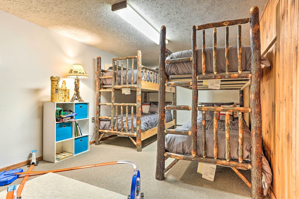 Scranton Vacations - Pocono Cabin w/ Fire Pit, Walk to Lake  Beach! - Property Image 5