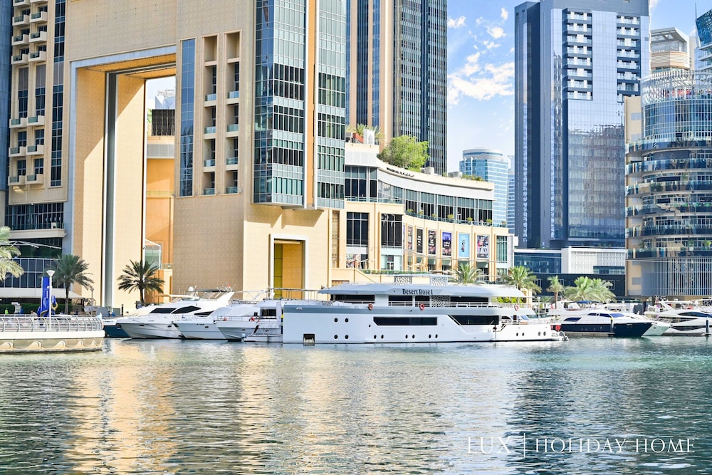 LUX  Marina Promenade Penthouse suite