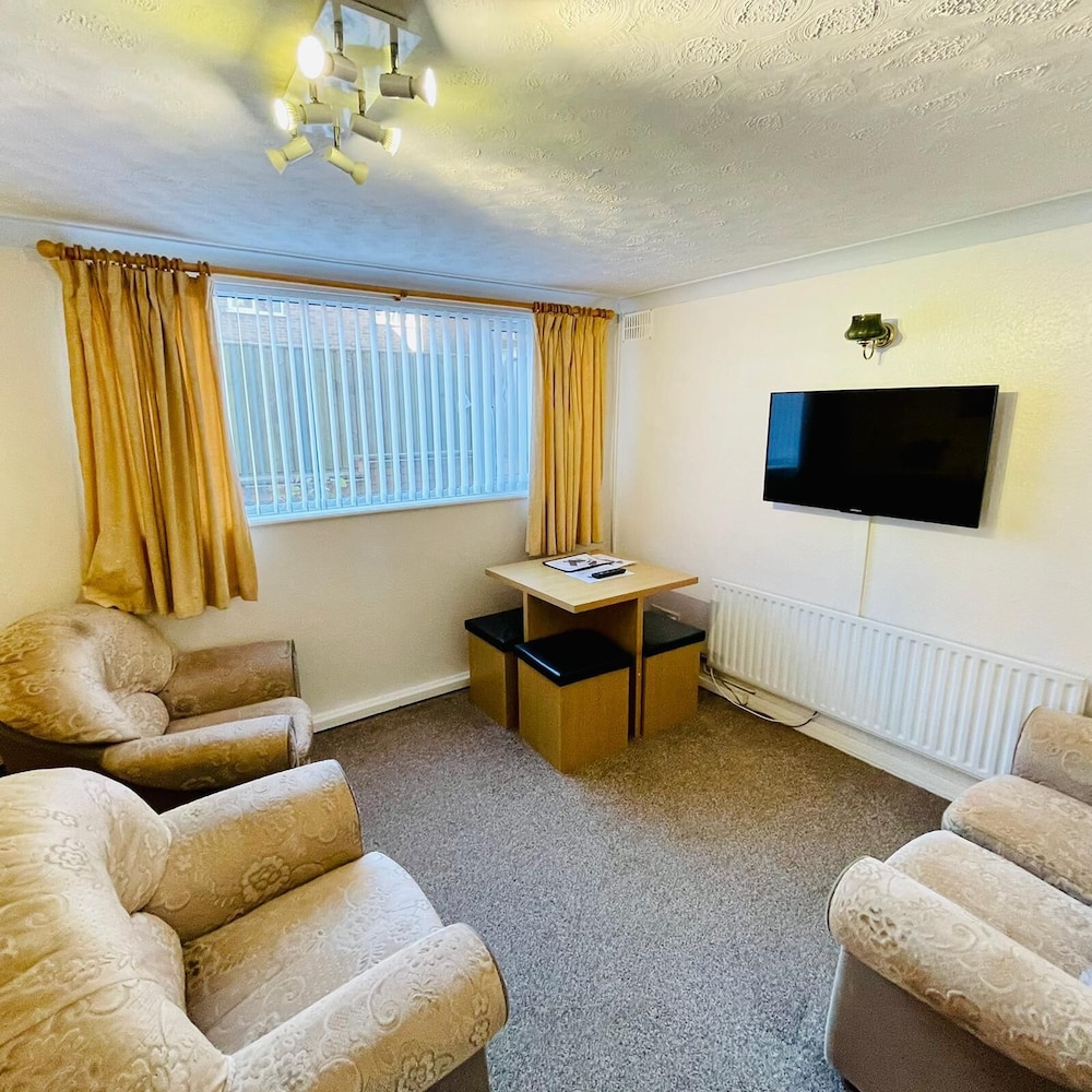 Lyndene Holiday Apartments