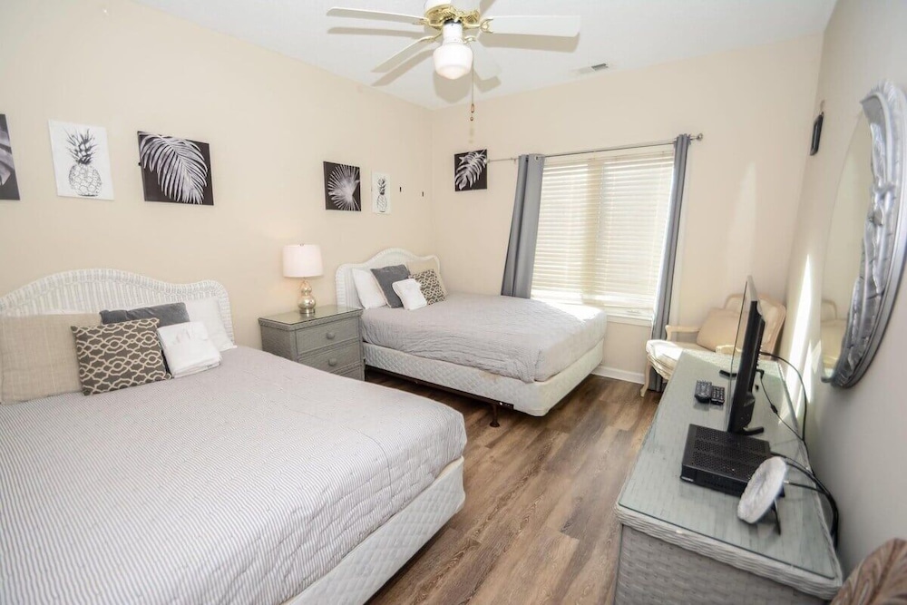 Canterbury Court 6 E 3 Bedroom Apts