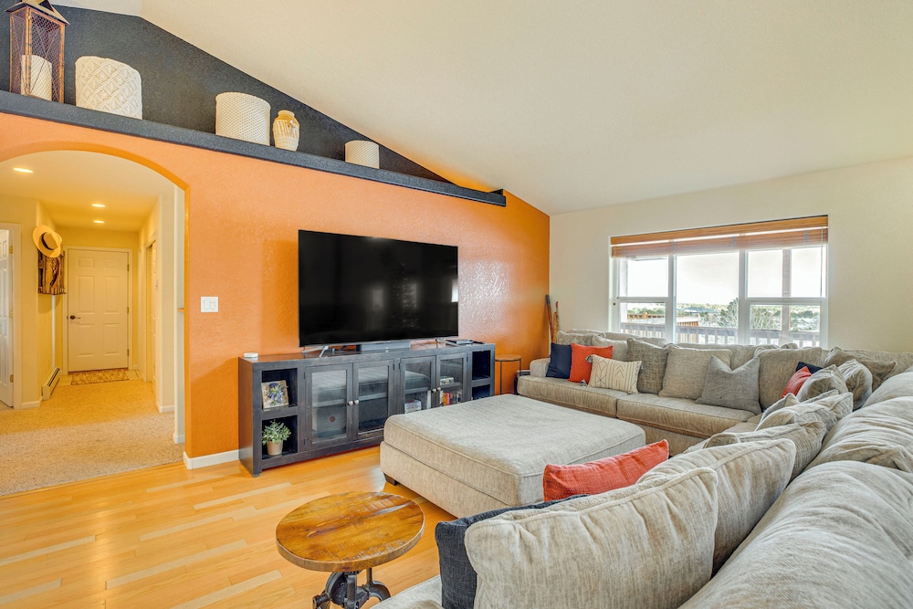 Luxe Mesa View Home on 35 Acres w/ Wraparound Deck