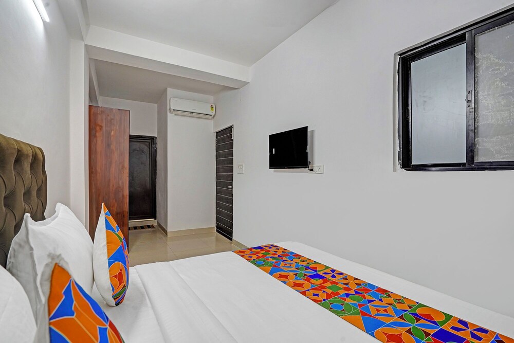 Fabhotel Aakarshan Residency