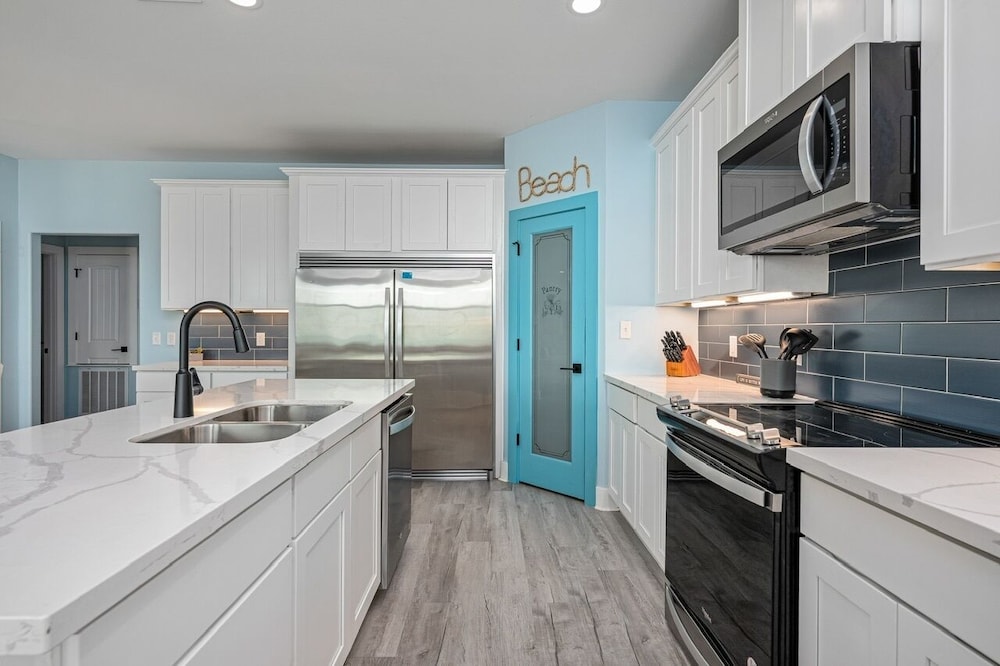 Oceanfront Manor 4 Bedroom Home