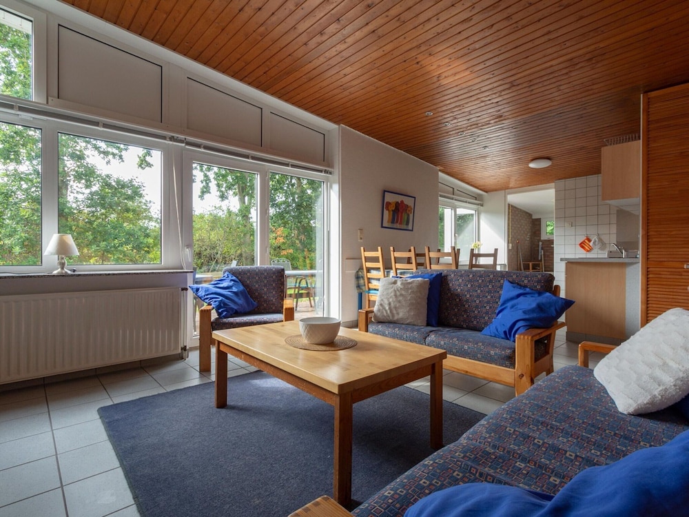 Cozy Bungalow With Patio