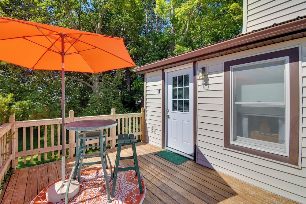 Riverfront Couple's Retreat, 3 Mi to Seneca Lake!