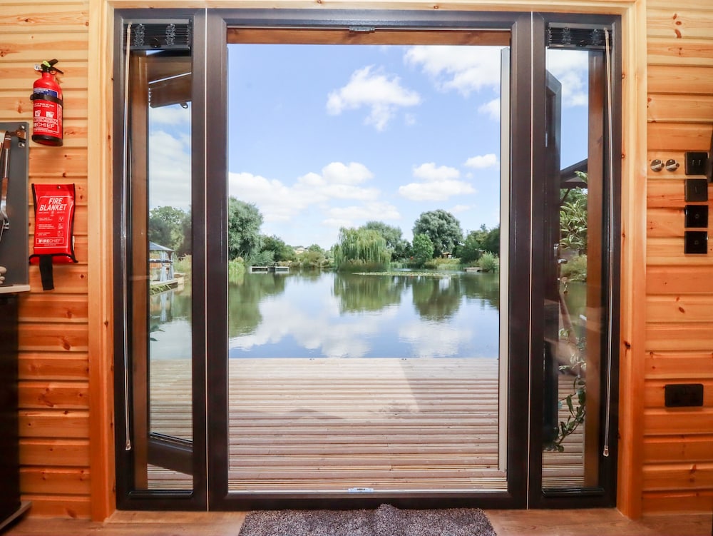 Maple Lodge at Bridge Lake Farm & Fishery