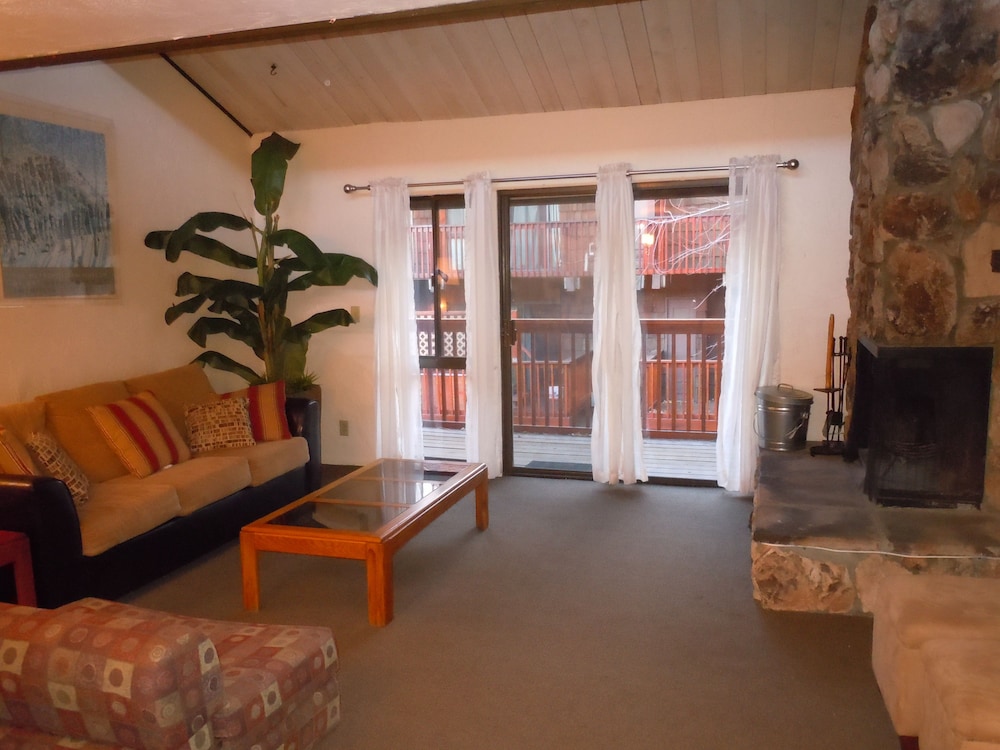 Snow Summit Townhouse Rentals & Sales