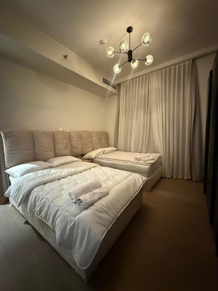 Alsawah Wide 3BR APT in aeon towers