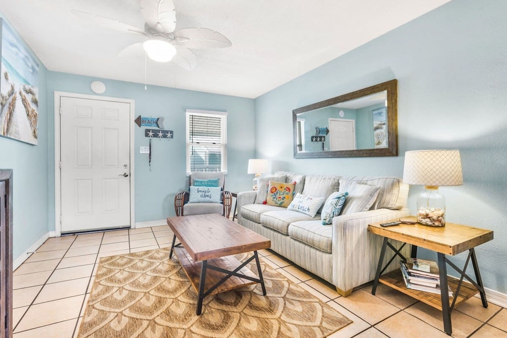 Sunrise Village 215- 2BR 1BA Gulf Front Sleep 6