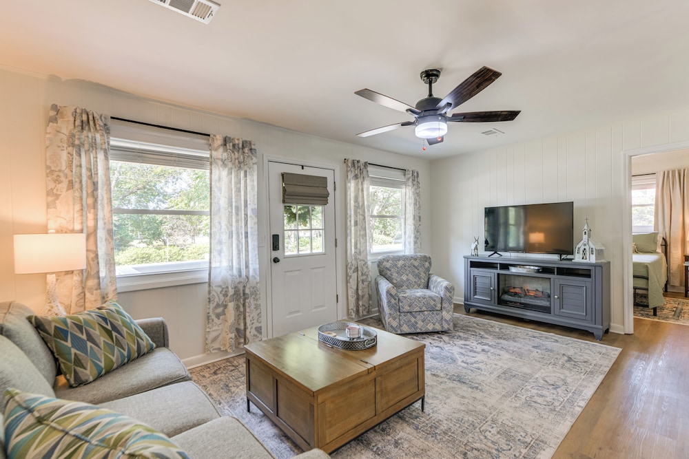 Walk to Dtwn Pine Mountain! 'evergreen Cottage'