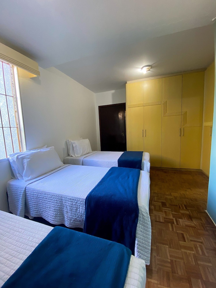 Casa 3 suites 1 quarto piscina AC 10 Hos