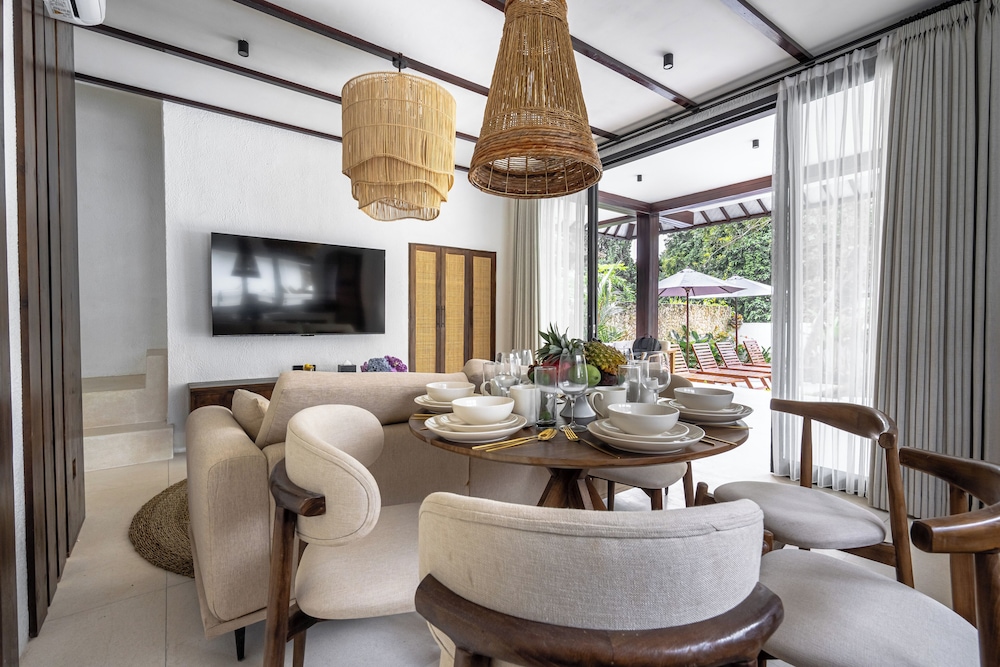 Sacred Jungle by EVDEkimi Ubud – Modern Villas and Apartments with Kitchens, Pools, & Personalized Concierge Service