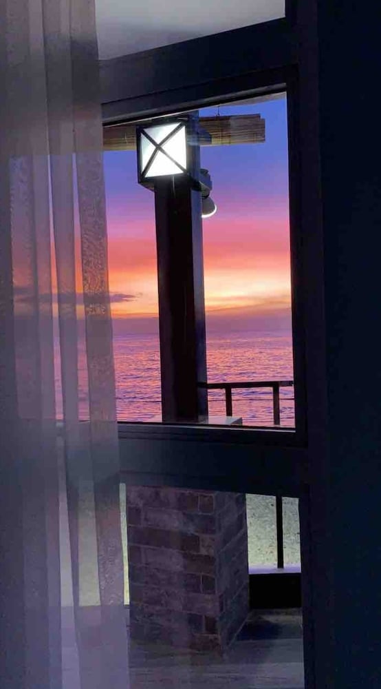 Alegria Water Front Beach House view 4