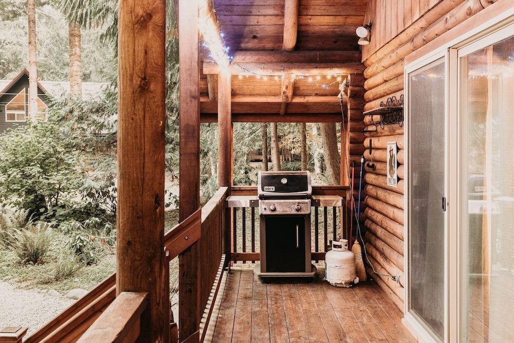 17mbr - Log - Bbq - Pets Ok - Wifi - Sleeps 8 2 Bedroom Home by RedAwning