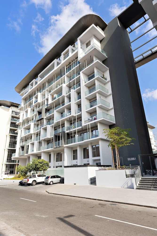 Abu Dhabi Vacations - Silkhaus Oasis Towers - Masdar City - Property Image 16